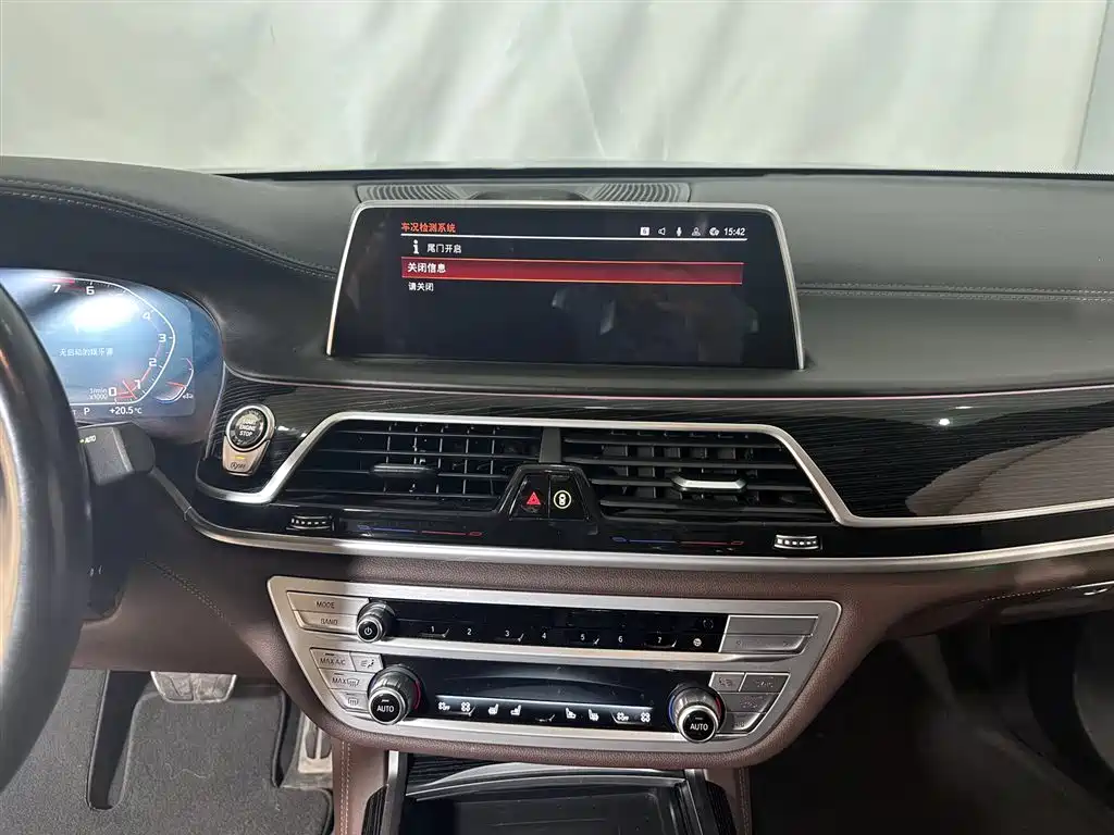 BMW 7 Series 2021 Model 740Li Leading M Sport Package фото 7