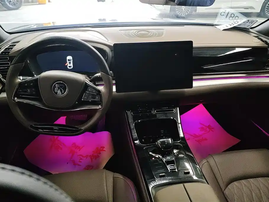 BYD Han 2024 DM-i Glory Edition 121KM Premium фото 12