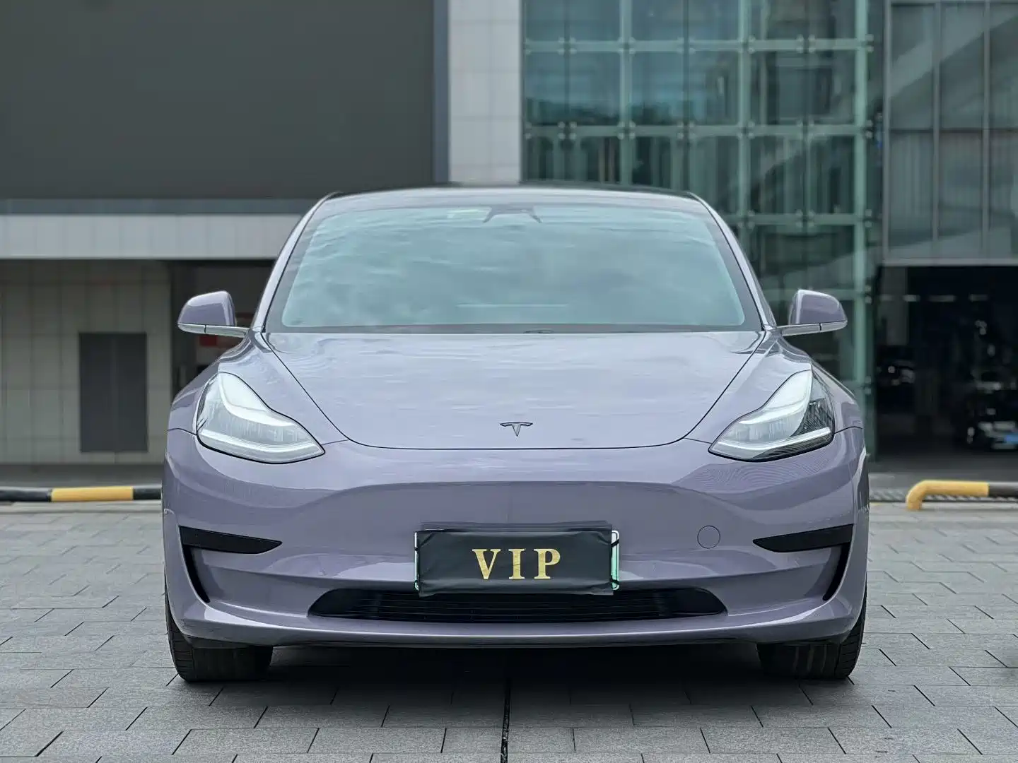 Фото 2 - Tesla Model 3