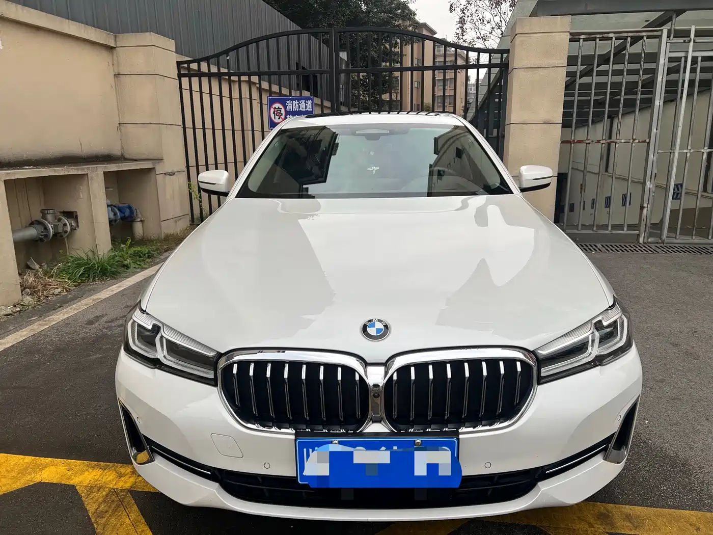 BMW 5 Series 2023 530Li Executive Luxury Package фото 2