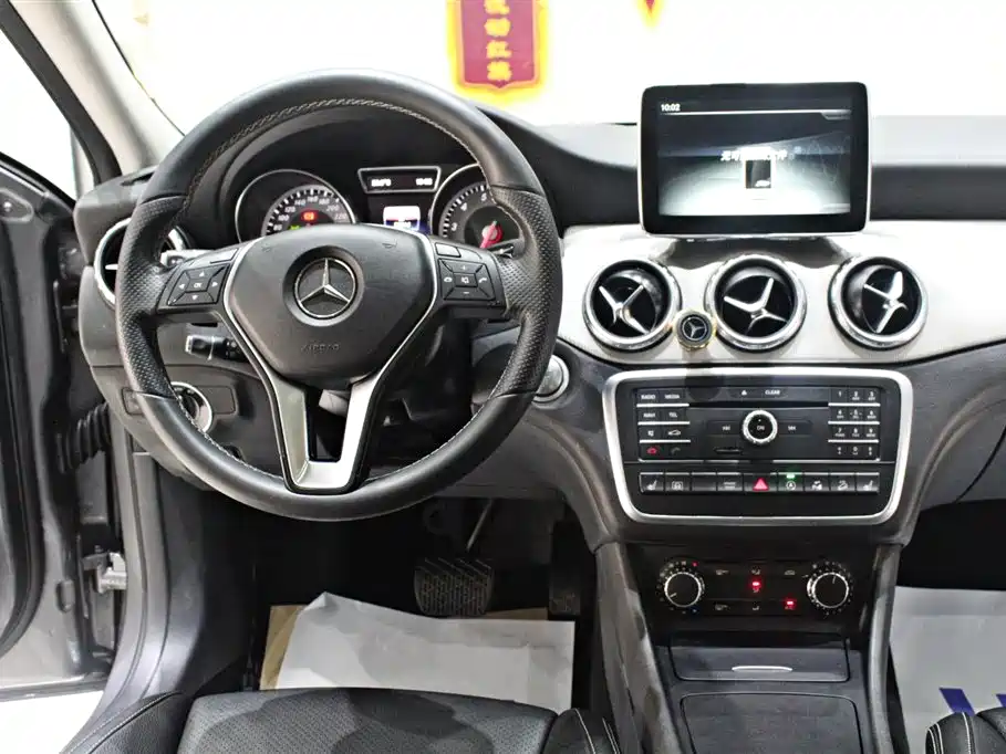 Mercedes-Benz GLA 2016 GLA 220 4MATIC Fashion фото 10