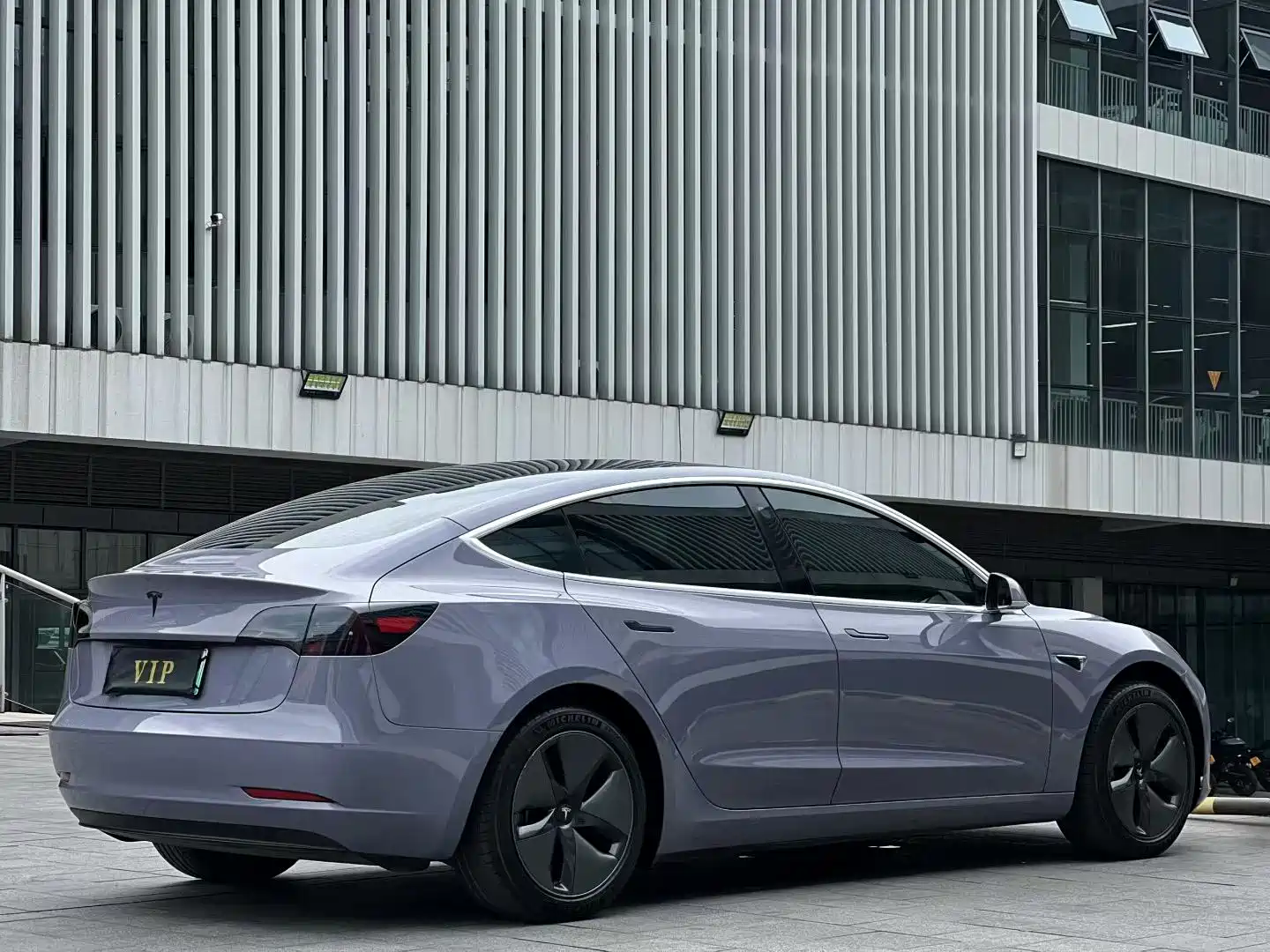 Фото 4 - Tesla Model 3