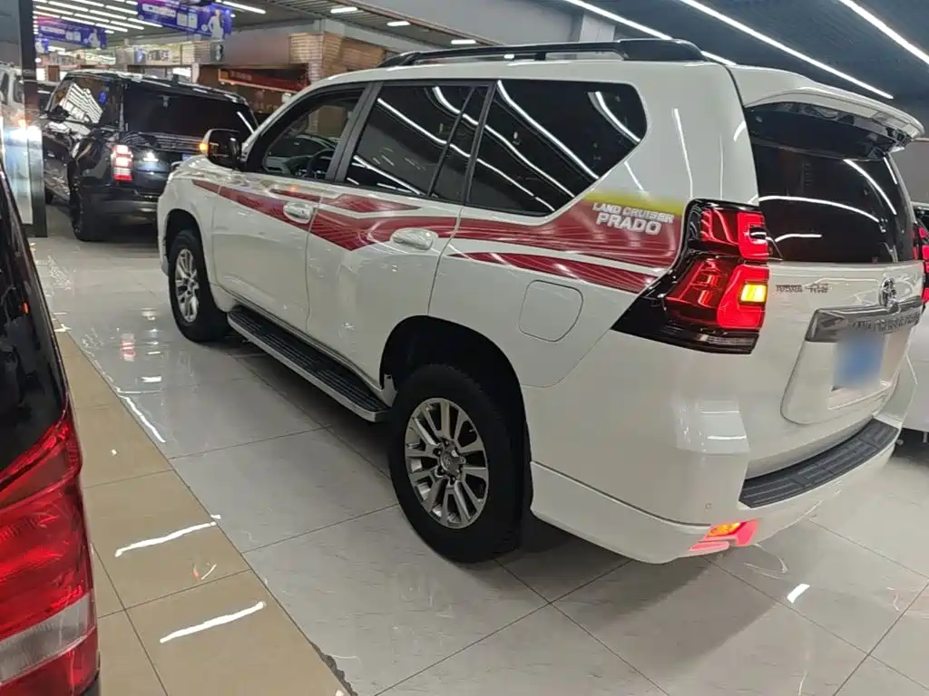 Фото 5 - Toyota Prado