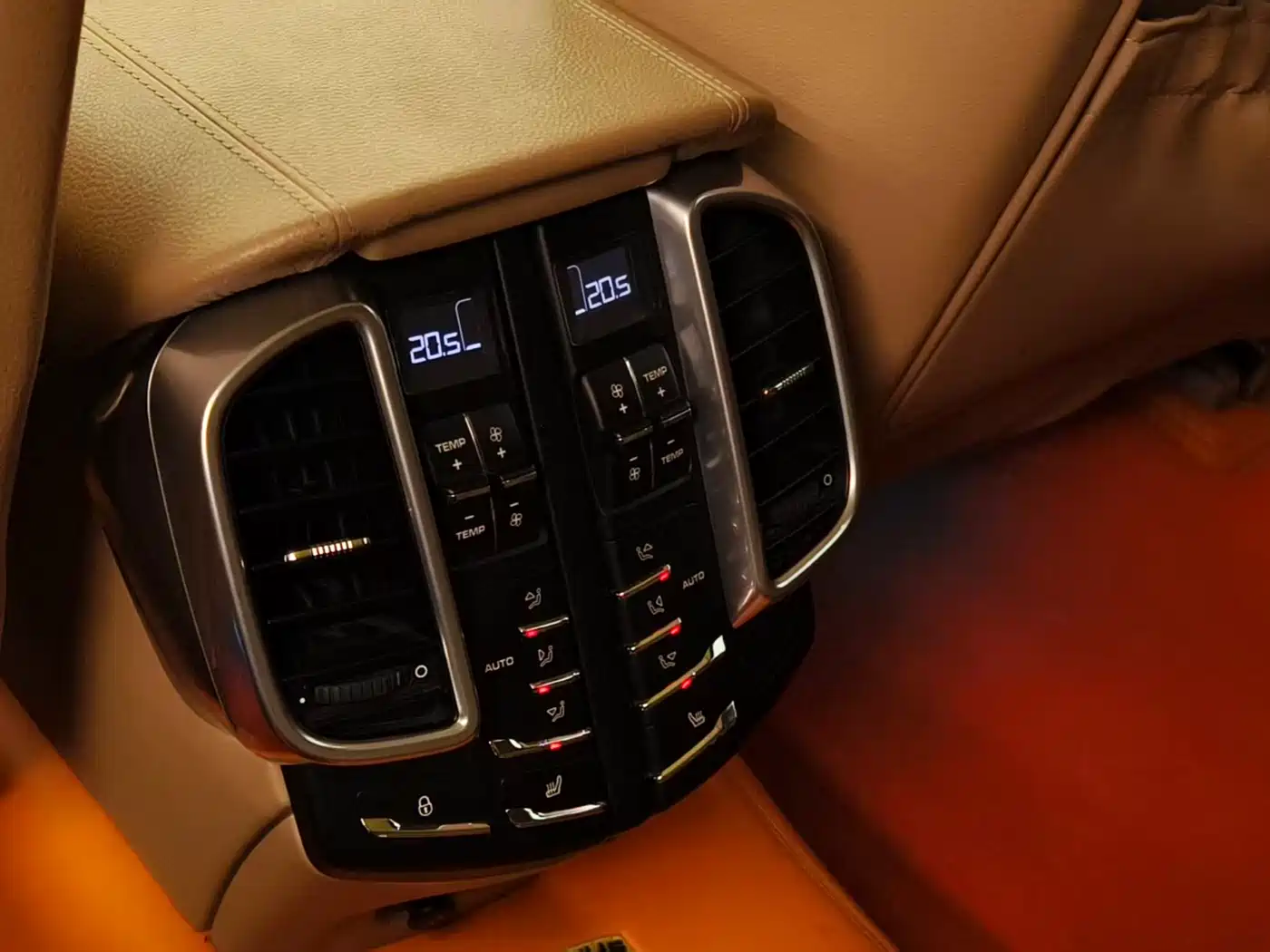 Porsche Cayenne фото 11