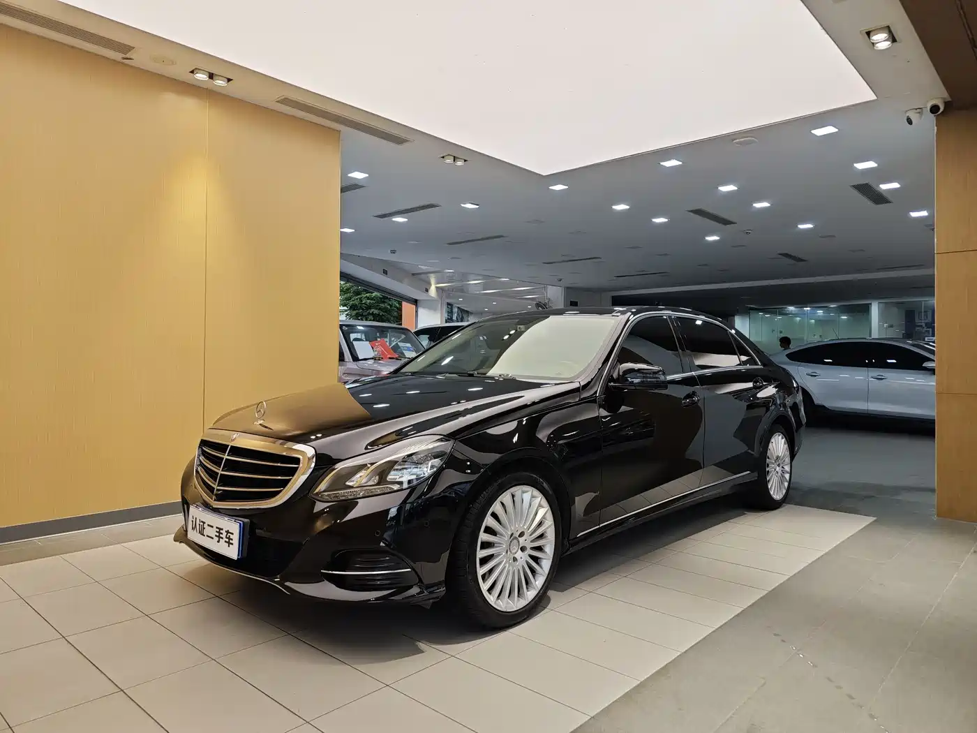 Mercedes-Benz E-Class 2015 E 260 L