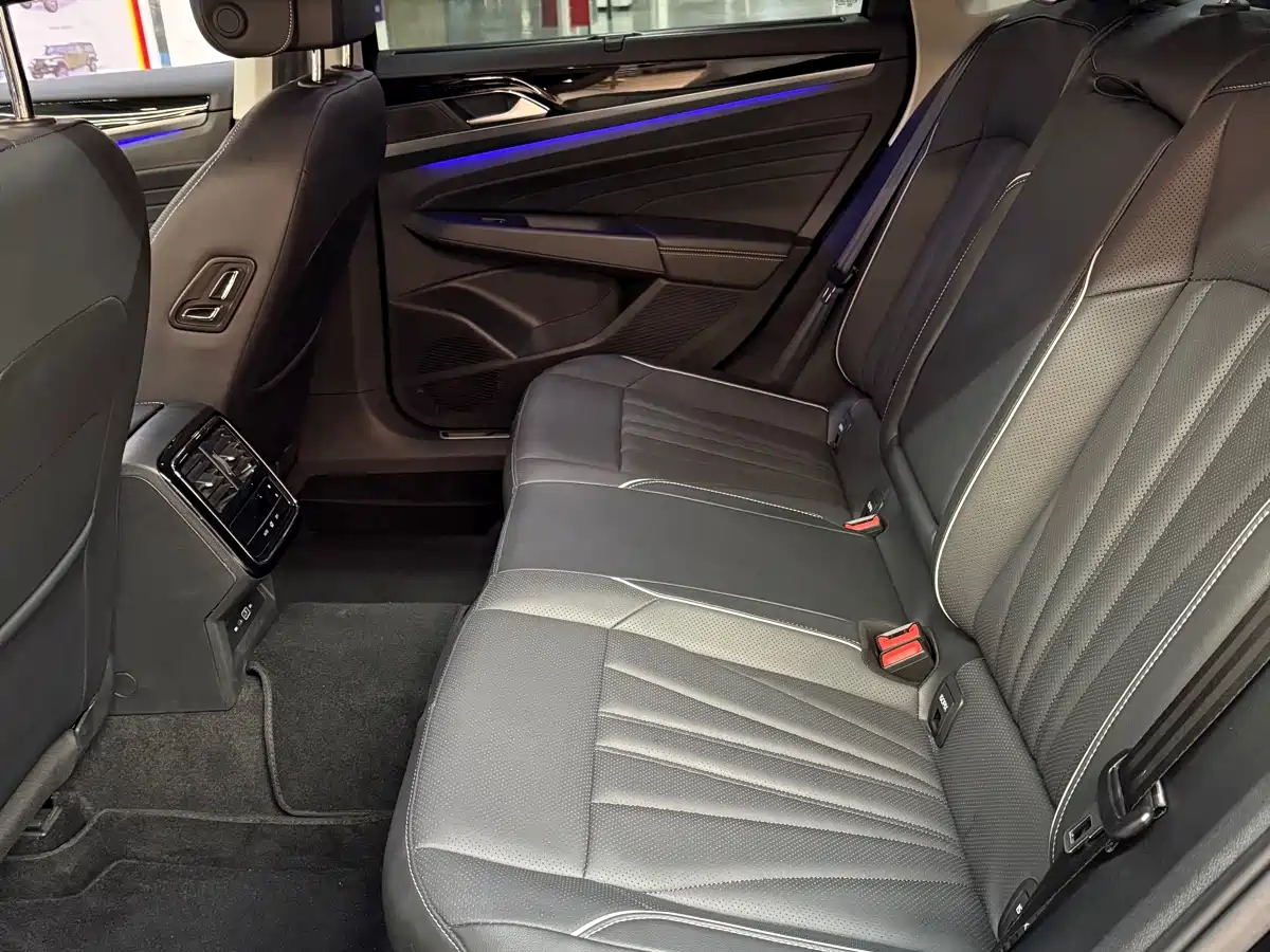 Volkswagen Passat 2024 380TSI Starlight Dragon Glory Edition фото 5