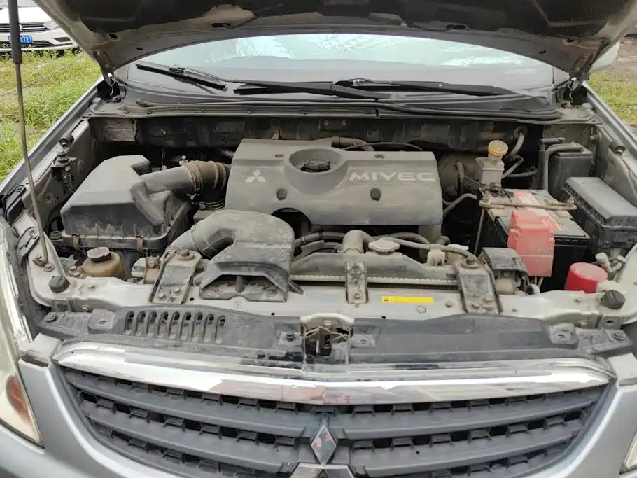 Mitsubishi Zinger 2013 2011 2.0L Manual Luxury