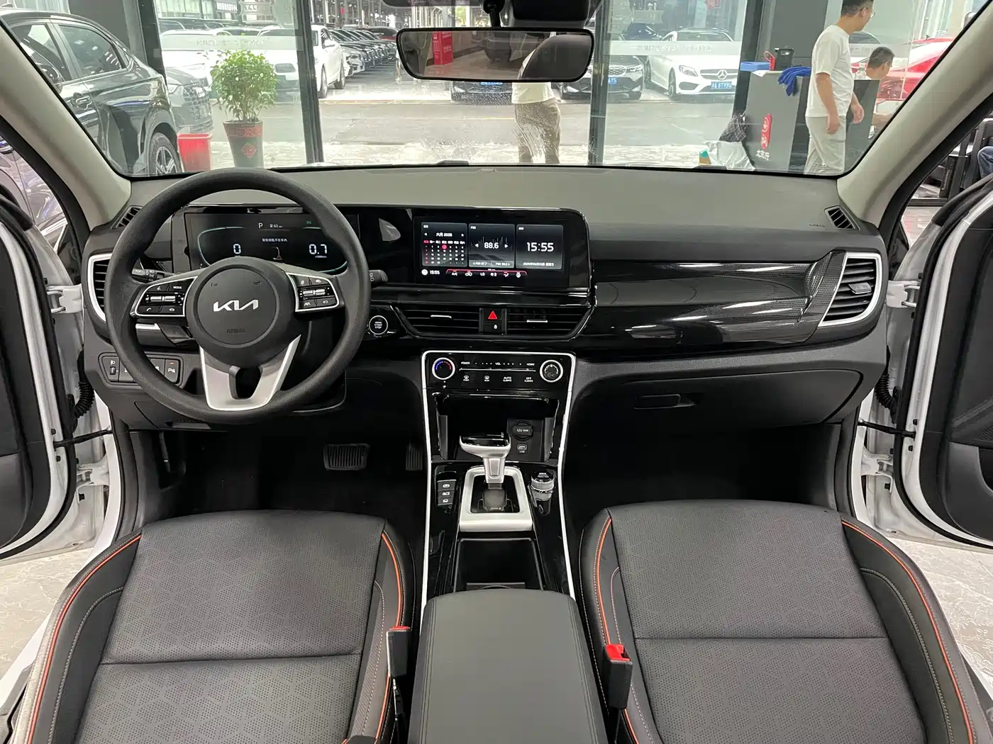 Kia Seltos 2023 1.5L CVT Luxury Edition фото 8
