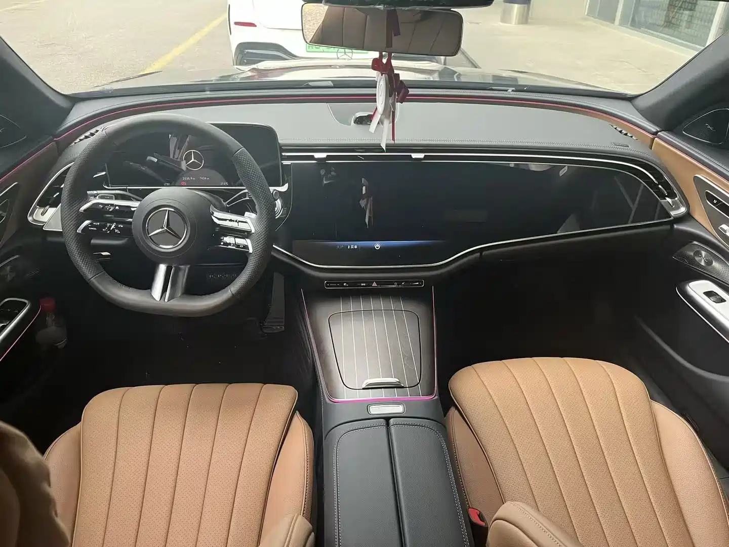 Фото 4 - Mercedes-Benz E-Class