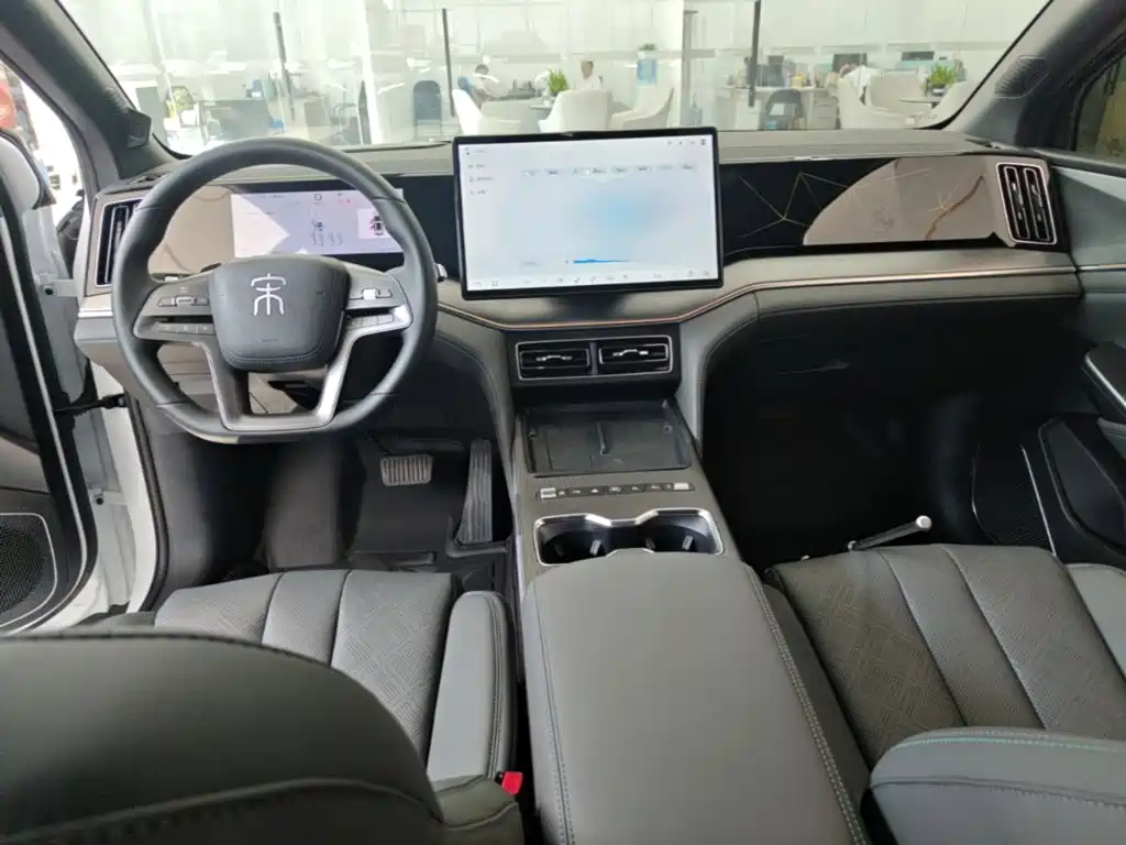 Фото 10 - BYD Song L DM-i