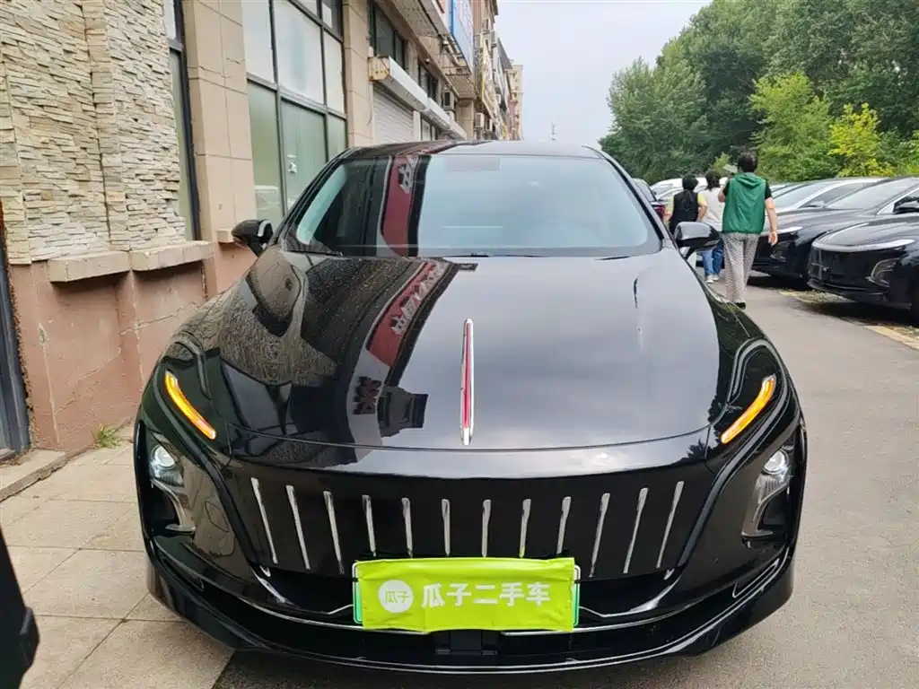 Hongqi E-QM5 2022 431km Charging Enjoyment Edition фото 3