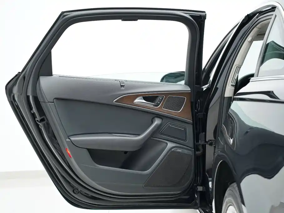 Фото 26 - Audi A6L