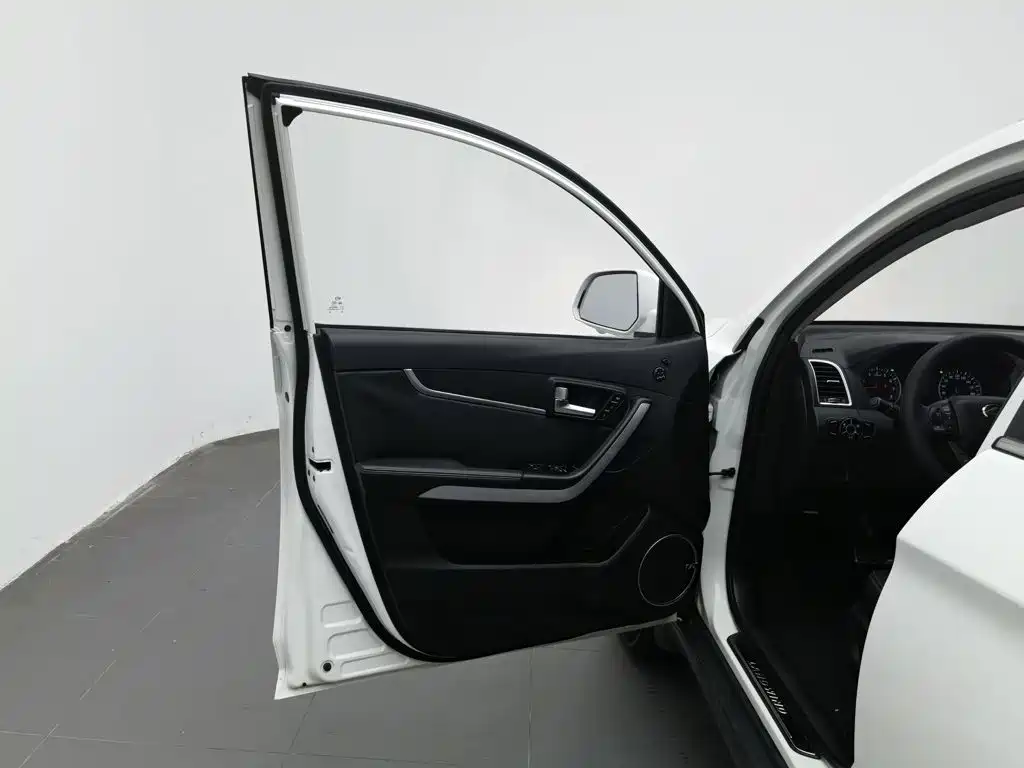 Landwind X5 2019 2016 Plus 1.5T CVT Pioneer Edition