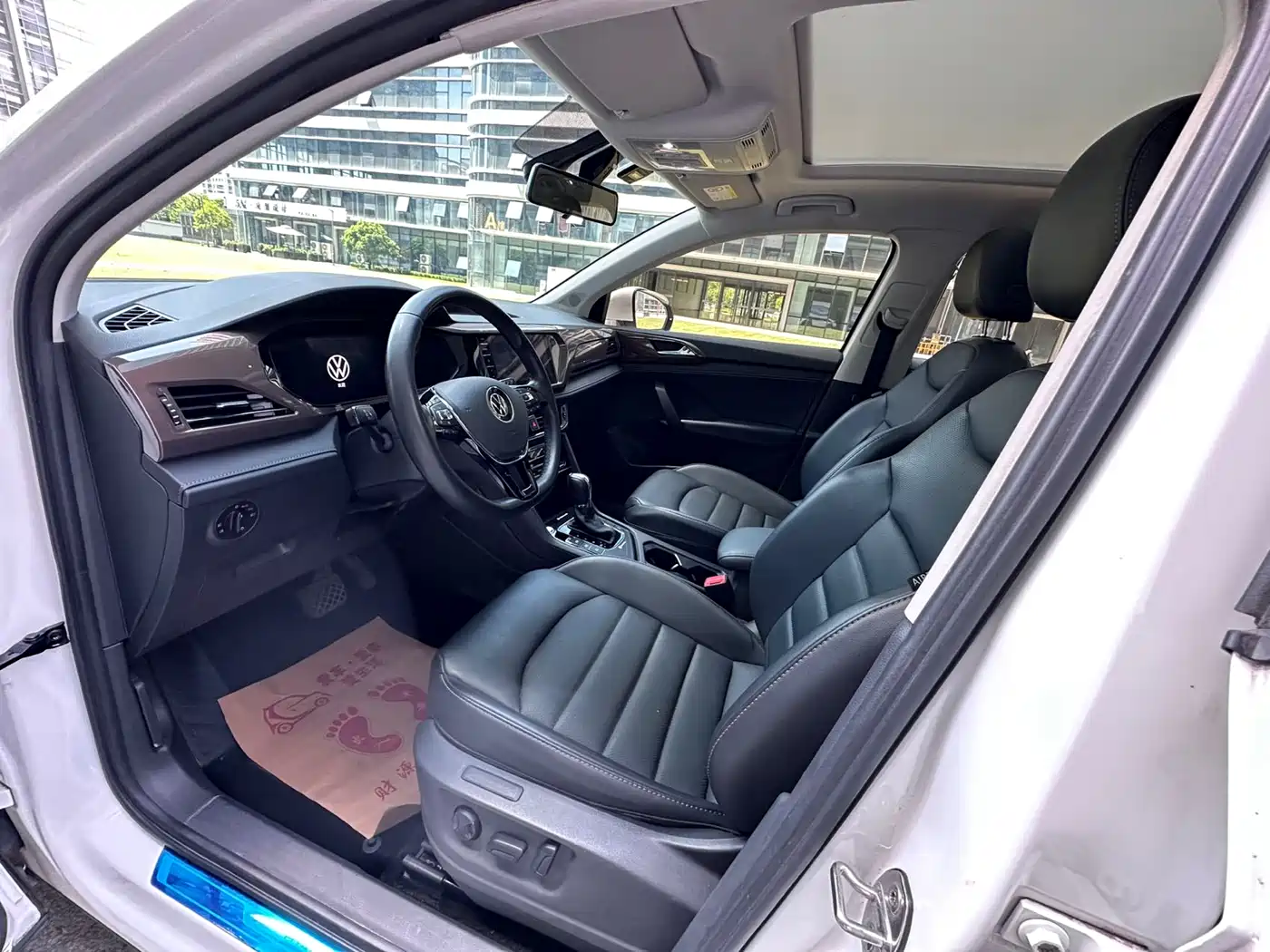 Volkswagen Tharu 2022 280TSI FWD Luxury Edition фото 9