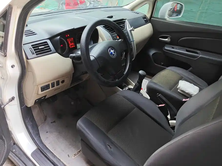 Venucia R50 2013 2013 1.6L Manual Fashion