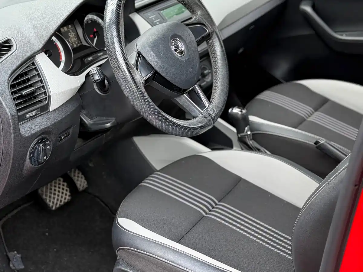 صورة 8 - Škoda Fabia