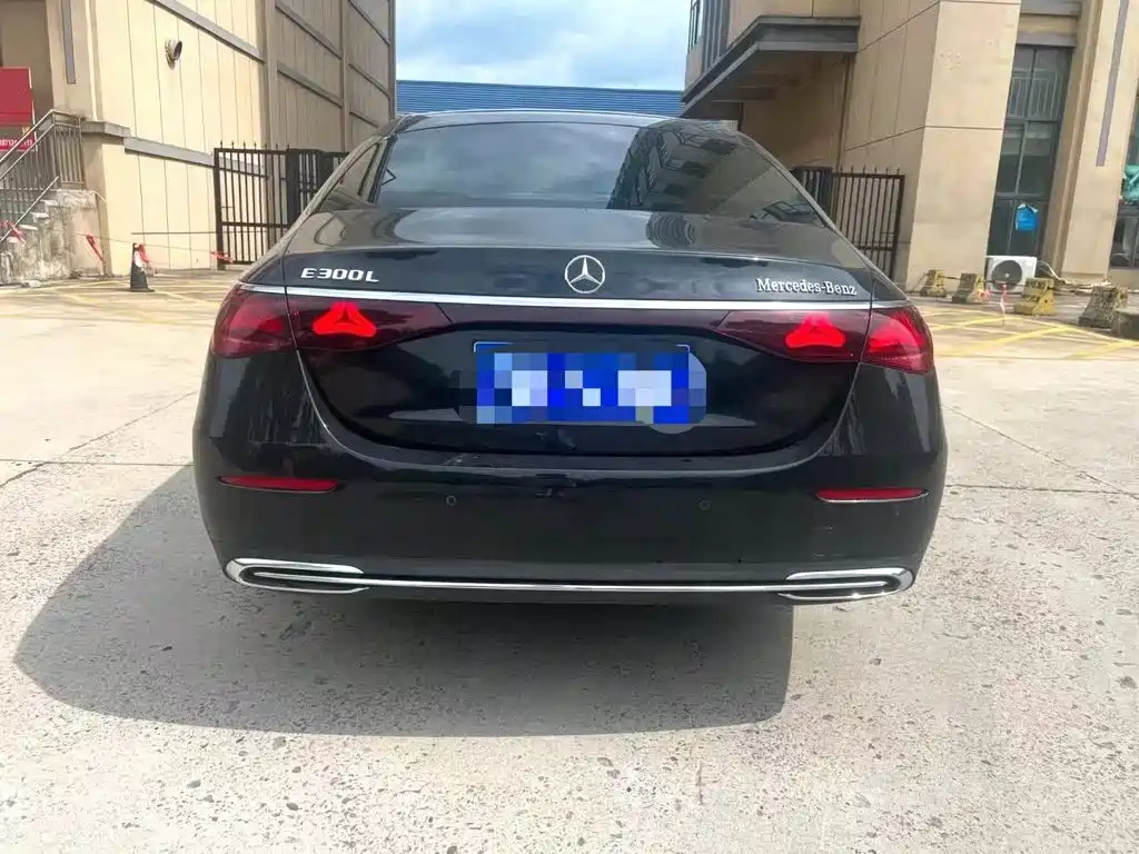 Mercedes-Benz E-Class 2026 2026 E 260 L Classic Edition