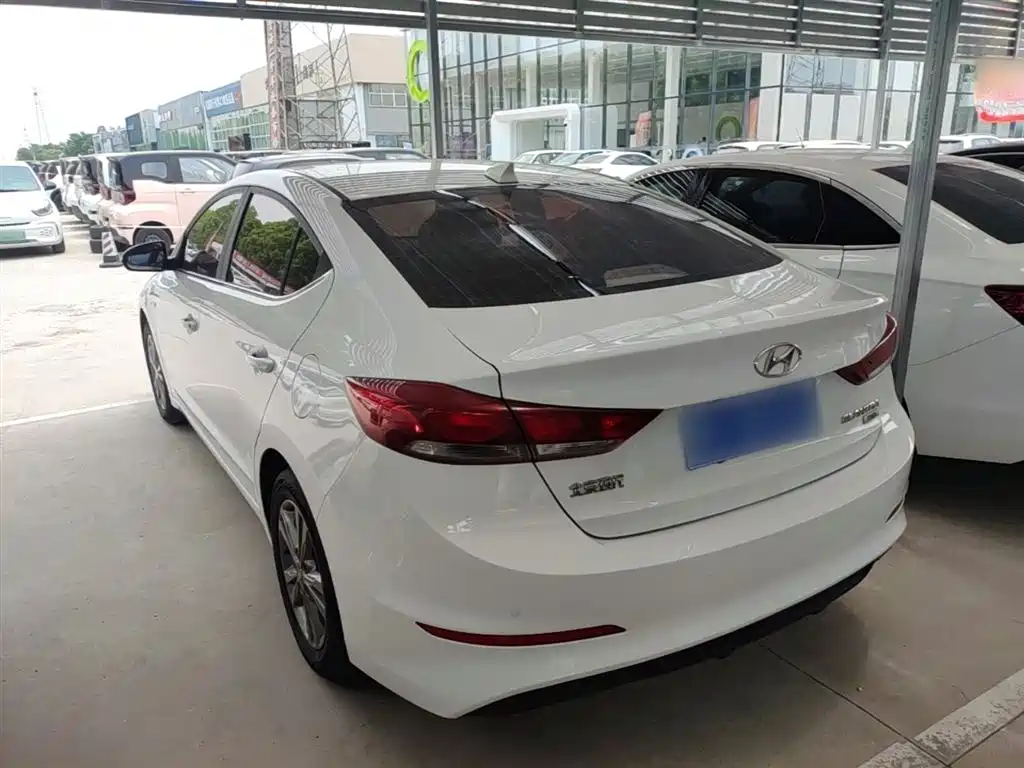 Hyundai Elantra 2016 1.4T DCT Dynamic·Vitality фото 5