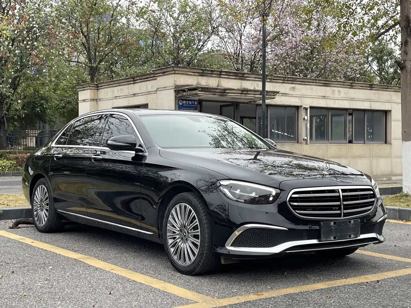 MERCEDES-BENZ E CLASS