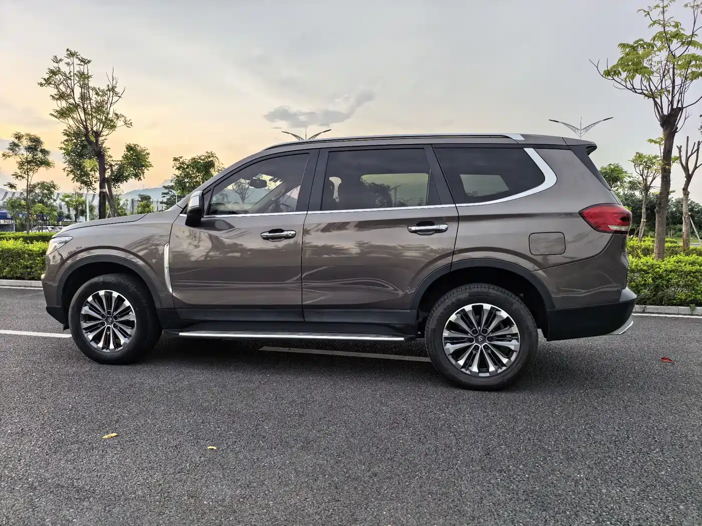 SAIC Maxus D90 2018 2017 2.0T Automatic 2WD Uranus