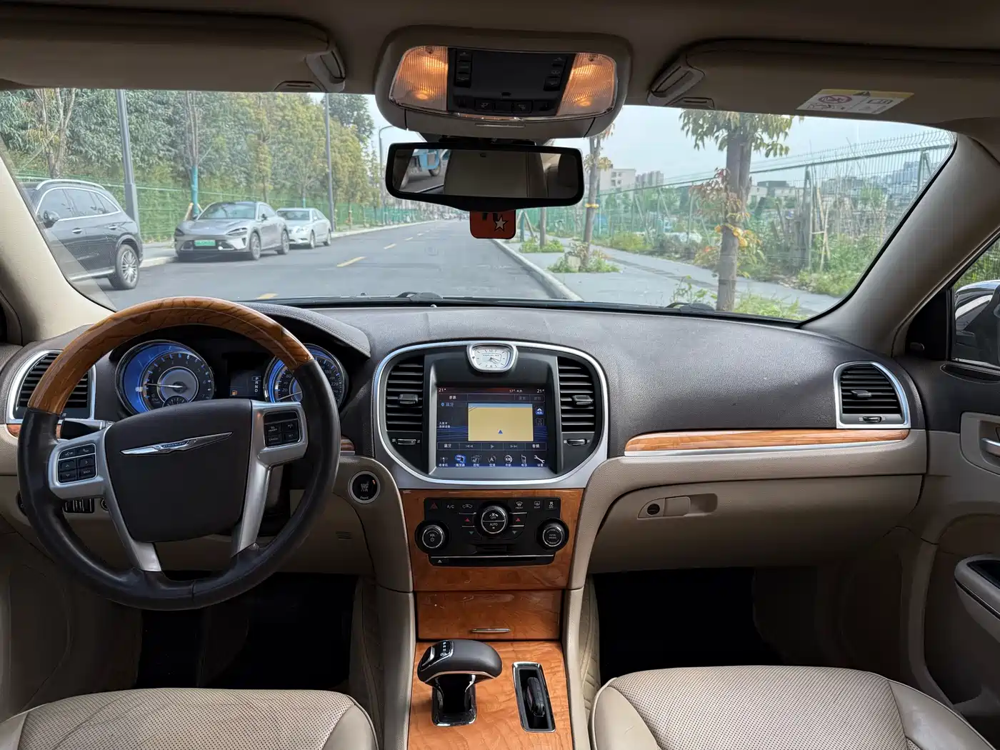 Chrysler 300C (Import) 2014 2013 Model 3.6L Premium Comfort Edition