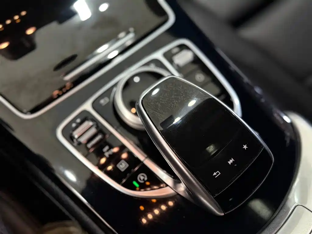Mercedes-Benz GLC 2017 GLC 200 4MATIC фото 17