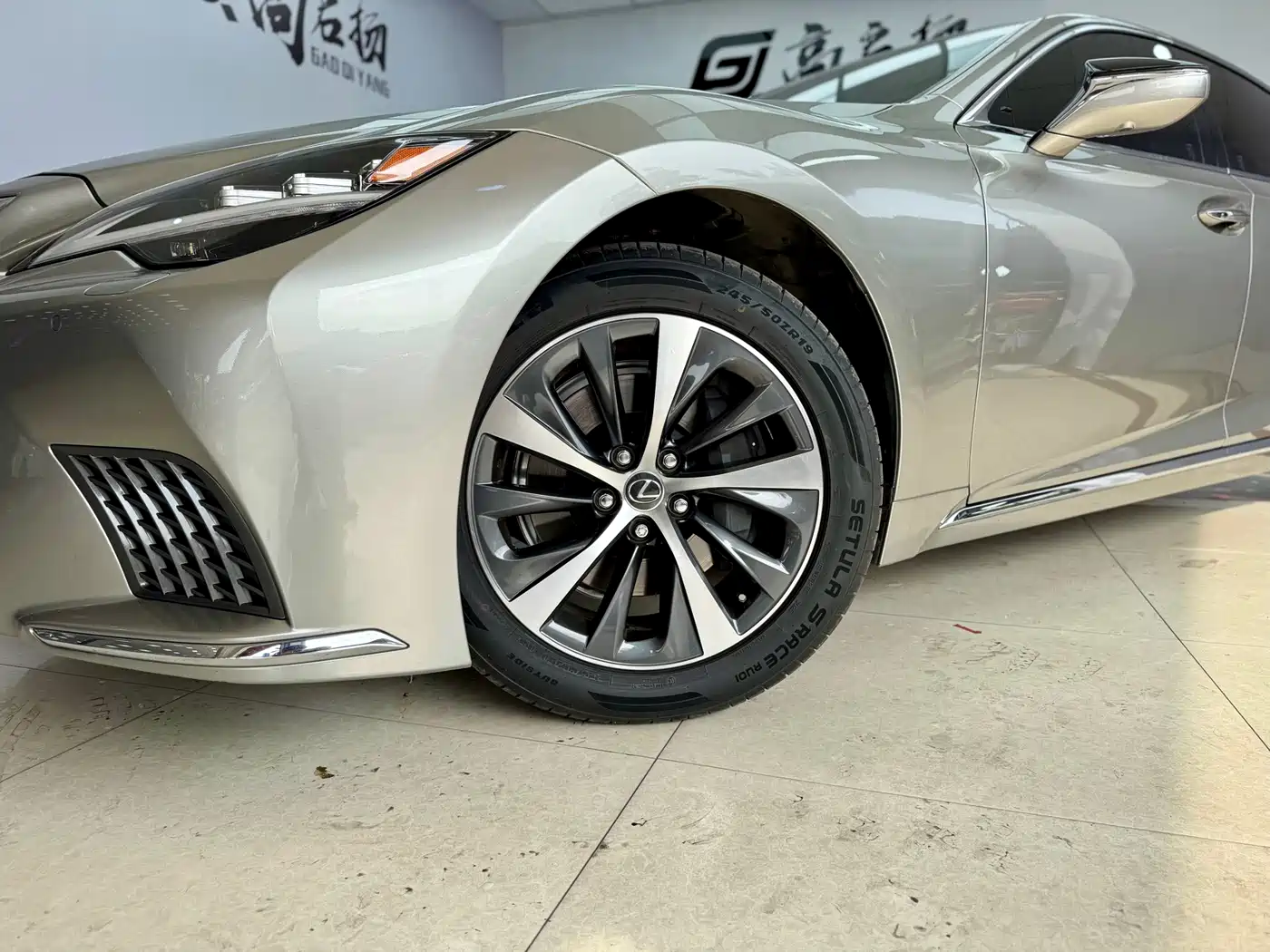 Lexus LS 2021 500h Excellence Edition фото 27