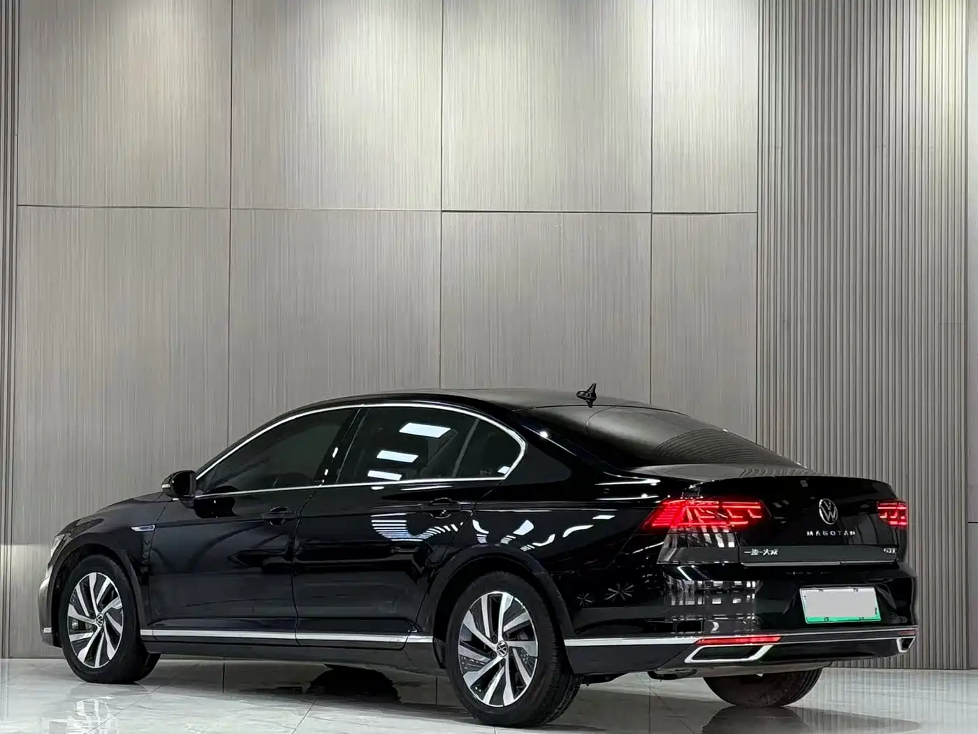 VOLKSWAGEN MAGOTAN GTE PLUG IN HYBRID