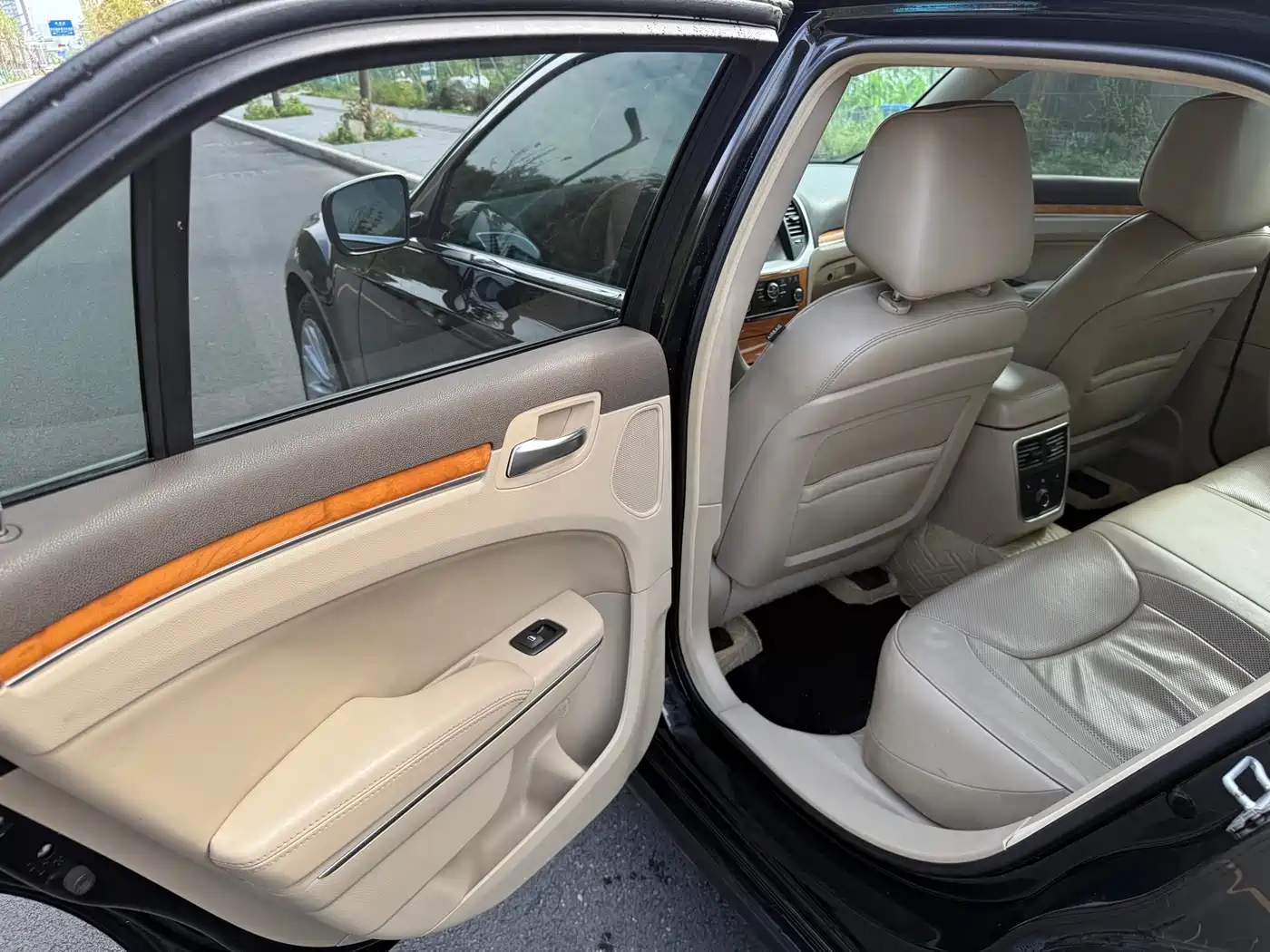 Chrysler 300C (Import) 2014 2013 Model 3.6L Premium Comfort Edition