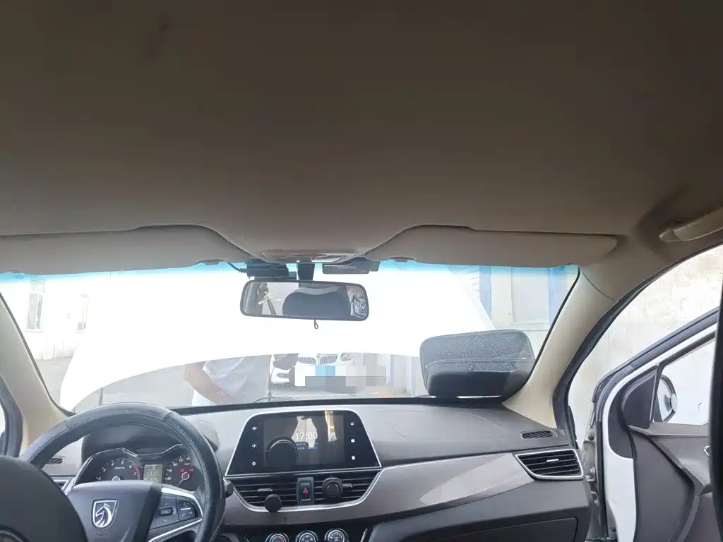 Baojun 310W 2018 2017 1.5L Manual Fashion China VI