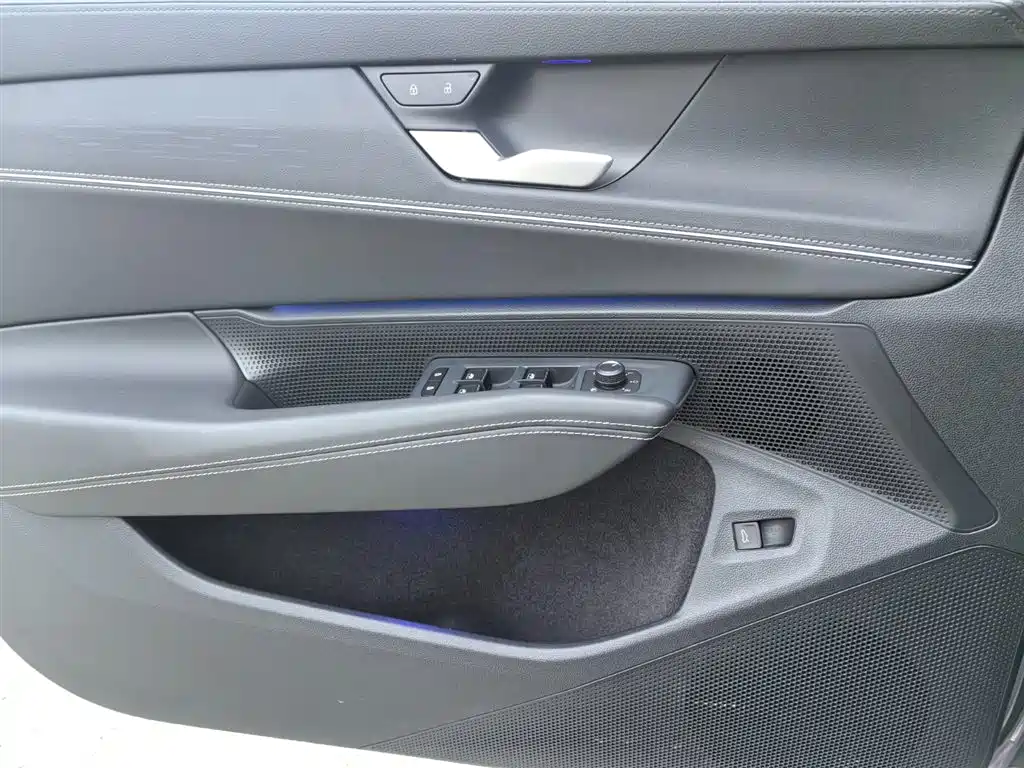 Volkswagen Passat 2025 Pro 380TSI Dragon Prestige Edition фото 9
