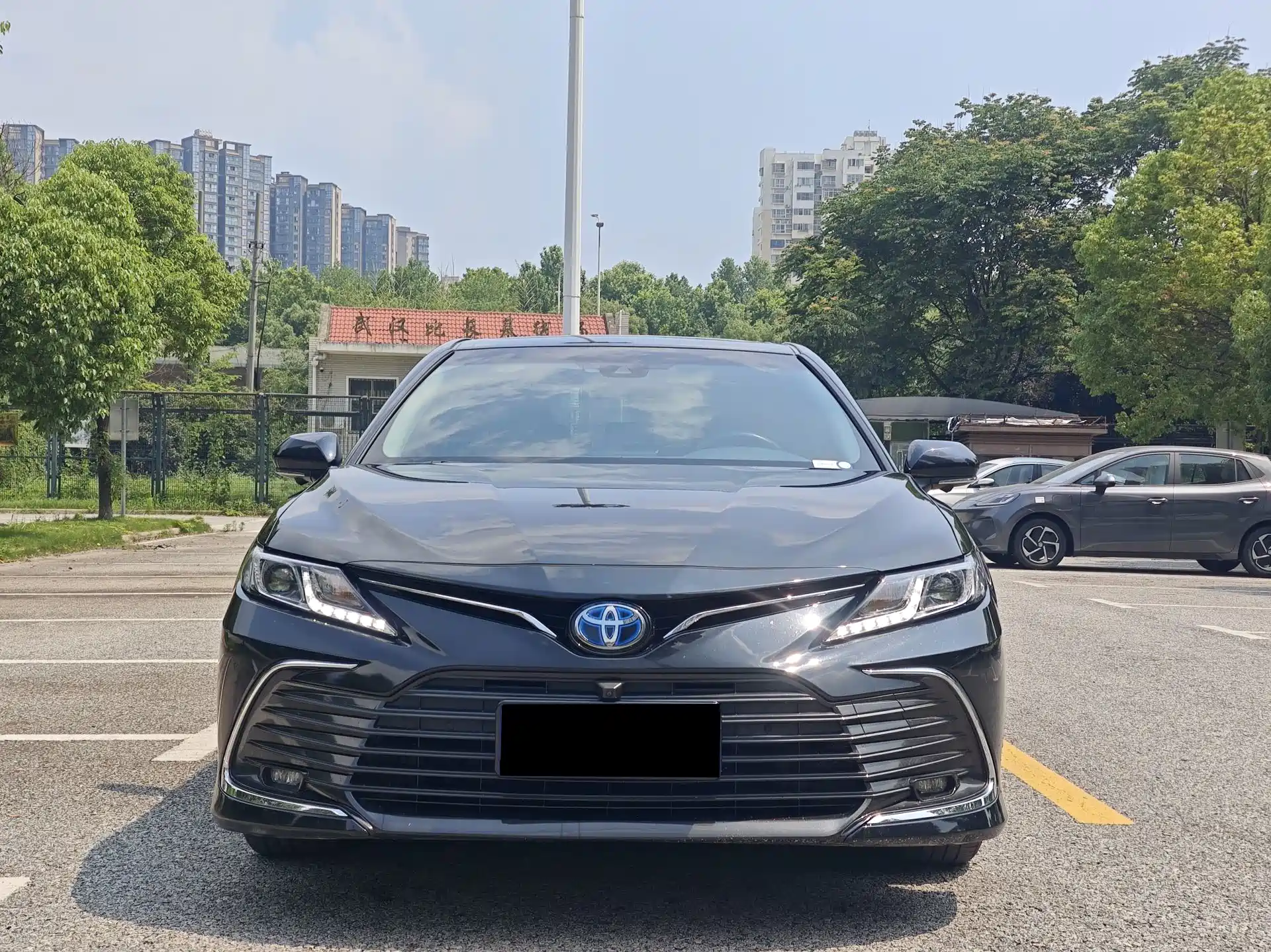 Photo 2 - Toyota Camry