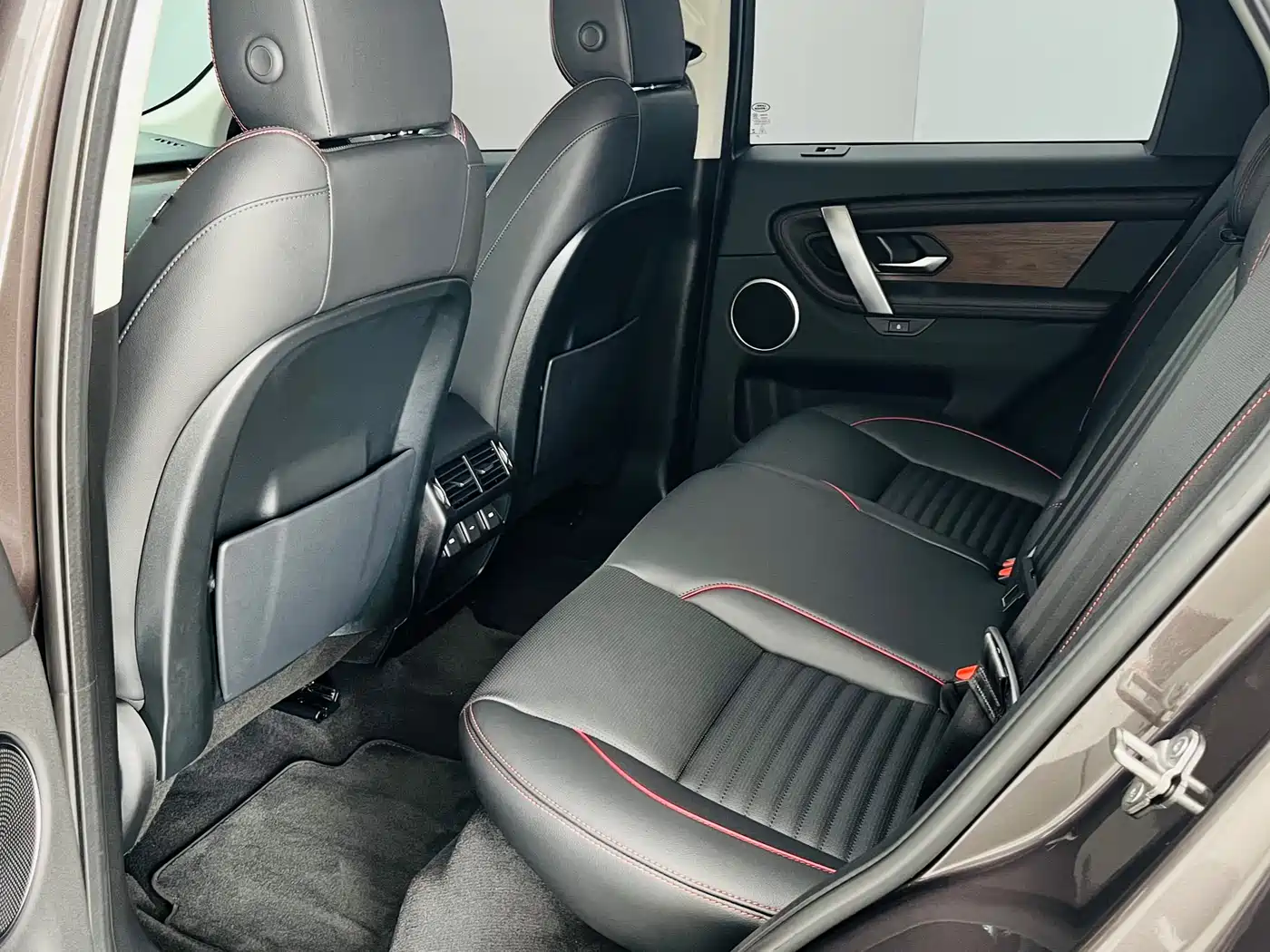 Land Rover Discovery Sport 2023 249PS R-Dynamic S Performance Version фото 8