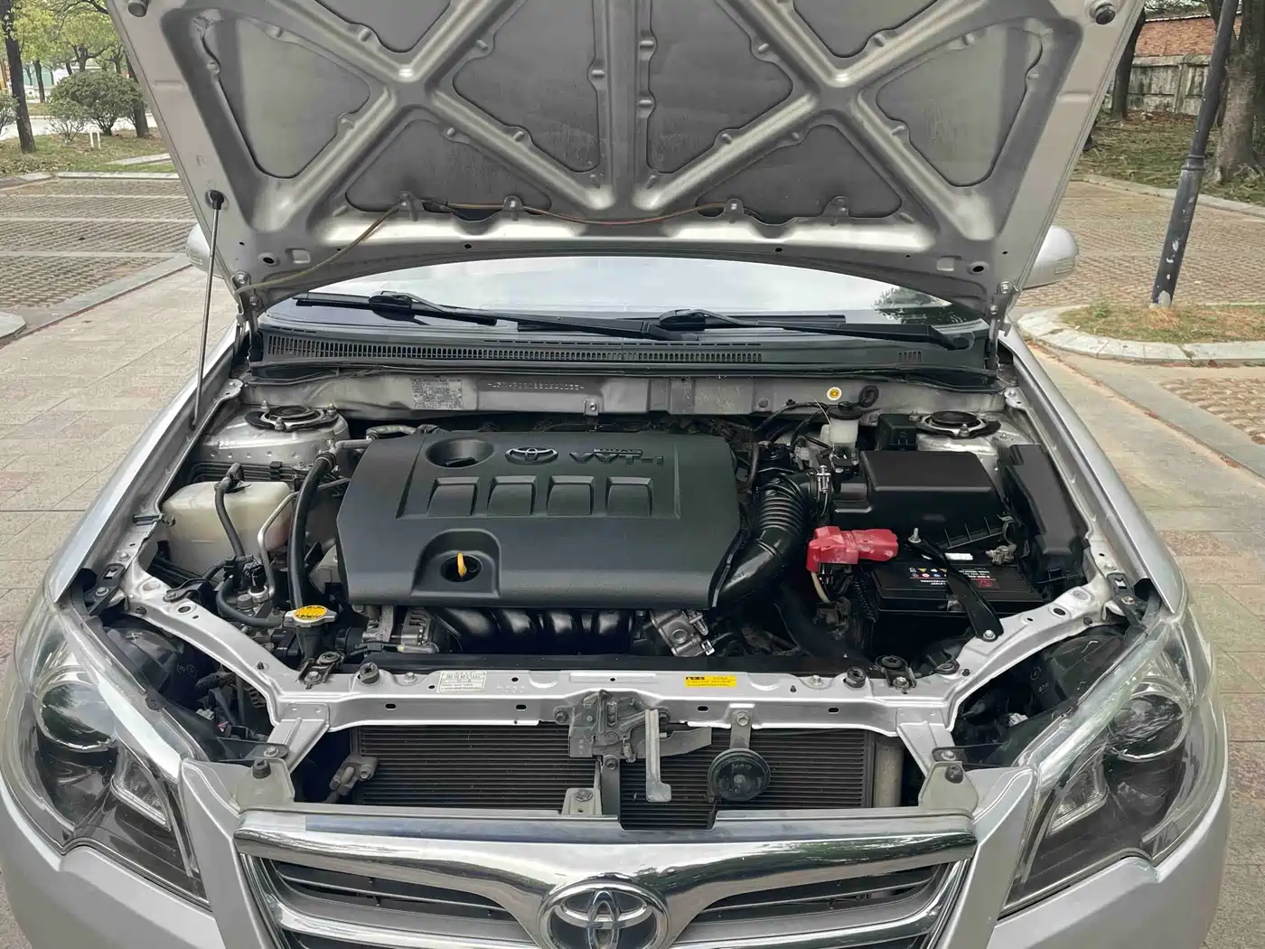 Toyota Corolla 2013 1.6L Automatic Luxury фото 12