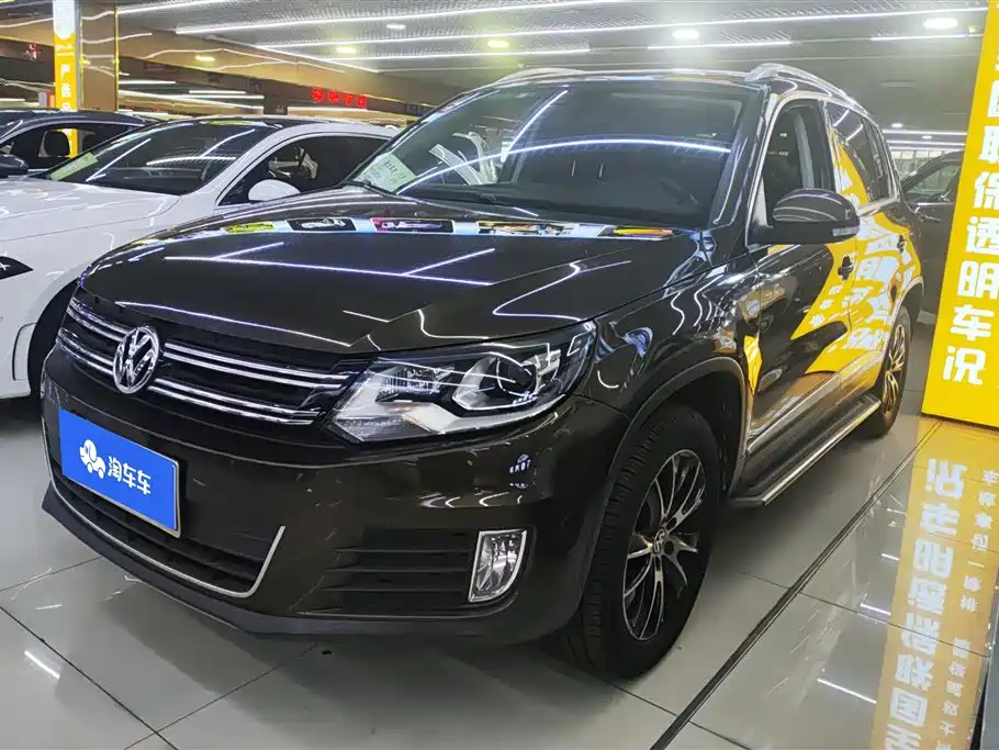 VOLKSWAGEN TIGUAN