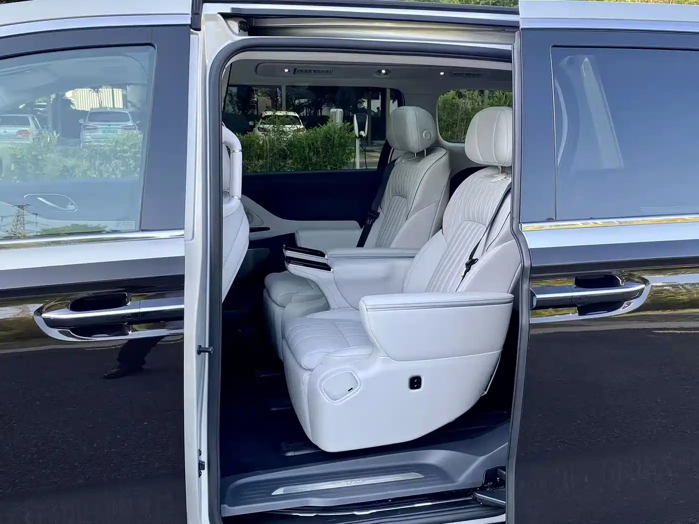 Voyah Auto Voyah Dreamer 2025 EV AWD Flagship Qiankun Edition фото 5