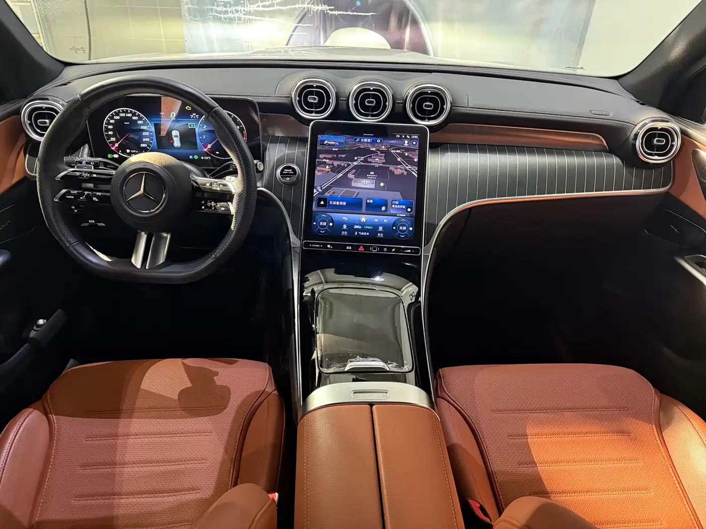 Mercedes-Benz GLC 2024 GLC 260 L 4MATIC Luxury 5-seater фото 12