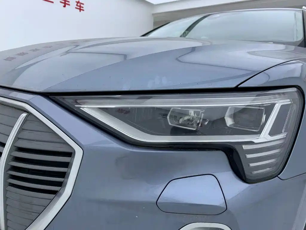 Audi e-tron 2026 2021 50 quattro Luxury