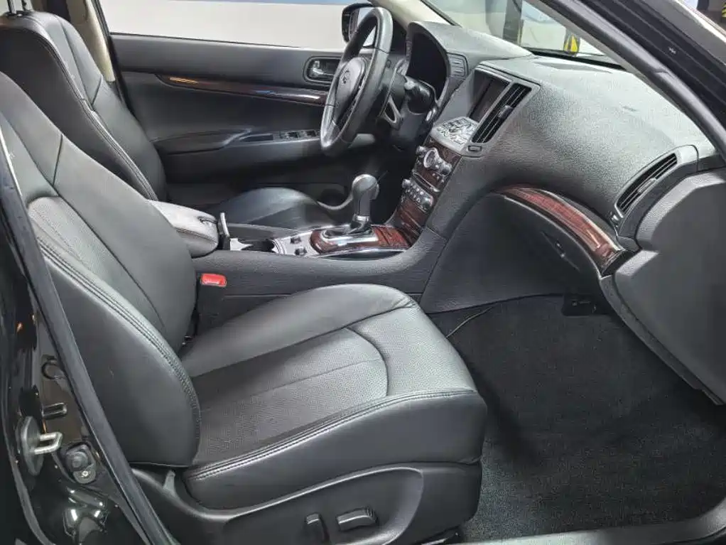 Infiniti G Series 2010 2010 Model G25 Sedan Luxury Sport Edition
