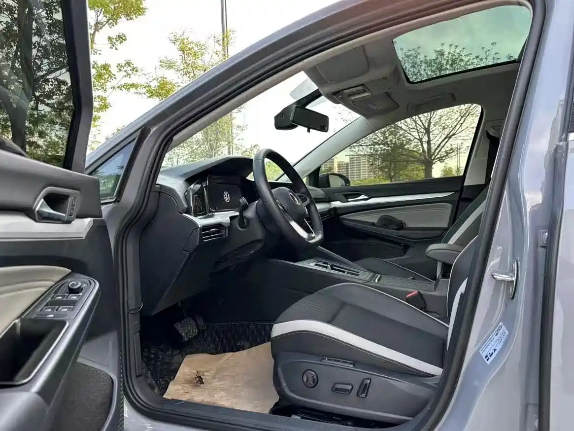 Volkswagen Golf 2021 280TSI DSG Pro фото 7
