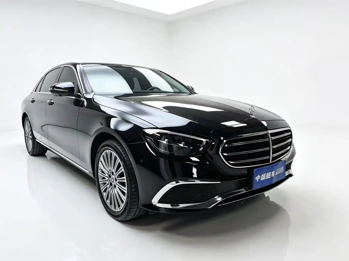 Mercedes-Benz E-Class 2023 E 300 L Fashion фото 4