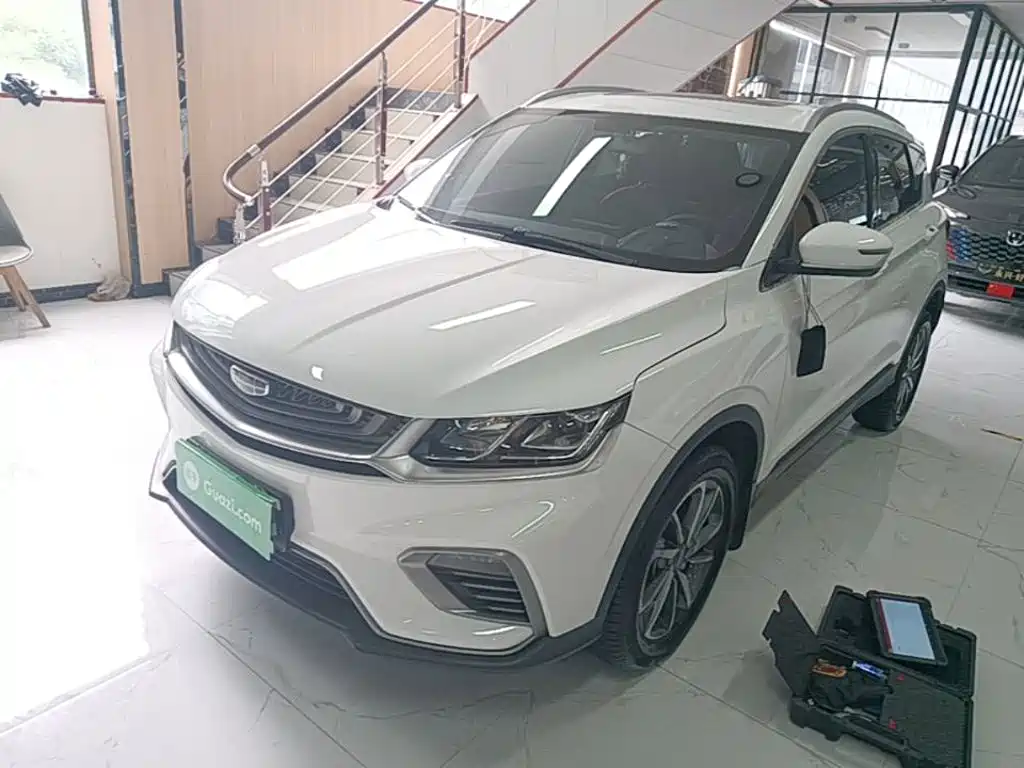Фото 2 - Geely Binyue
