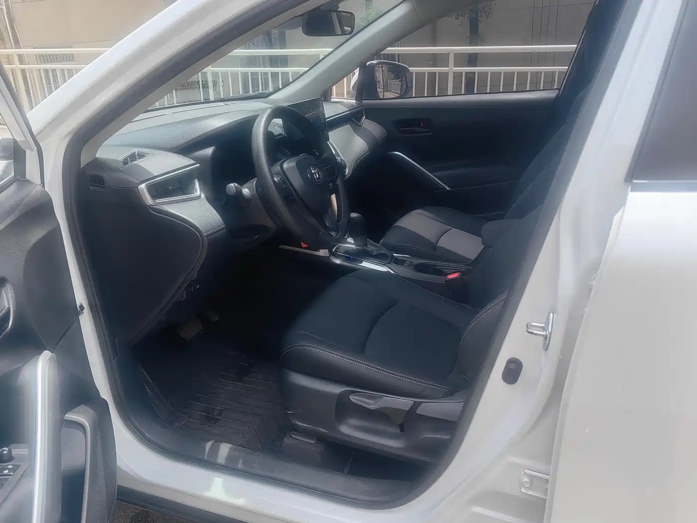 Toyota Corolla Cross 2023 2.0L Pioneer Edition фото 4