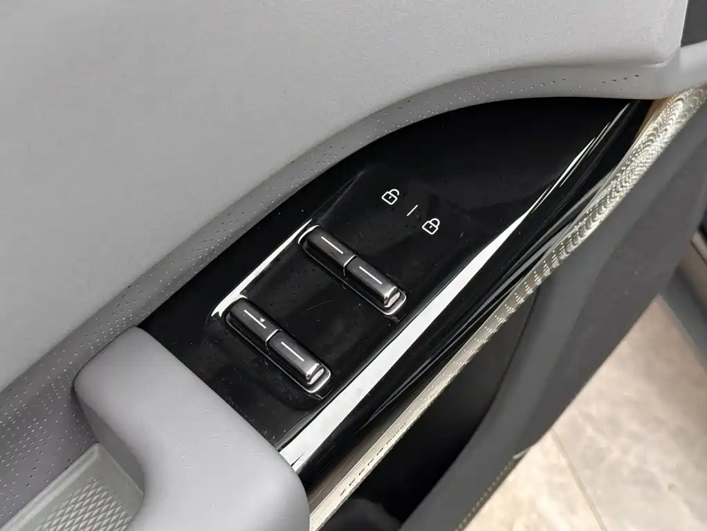 ZEEKR 7X 2025 2025 Model 75kWh RWD Smart Driving Edition