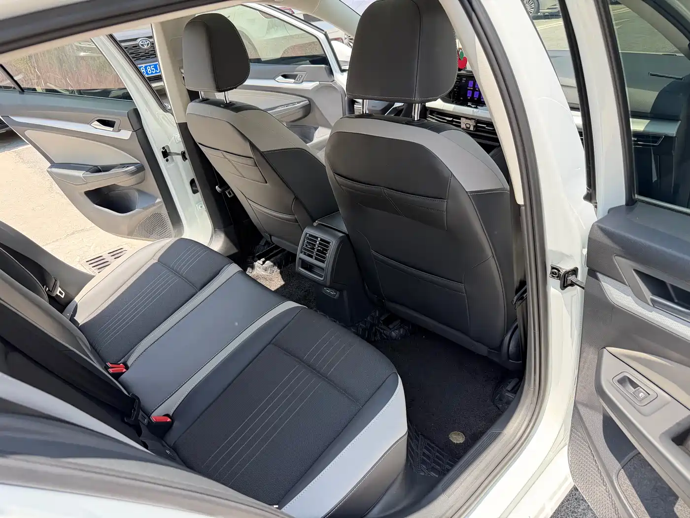 Volkswagen Golf 2023 Facelift 280TSI DSG Pro фото 19