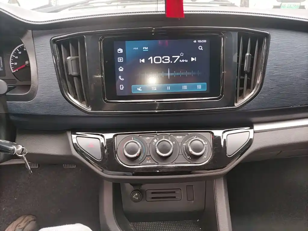 Dongfeng Fengxing Lingzhi 2025 2023 M5L 1.6L Basic 7-seater