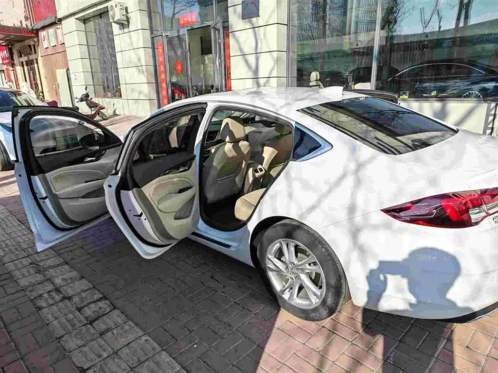BUICK REGAL