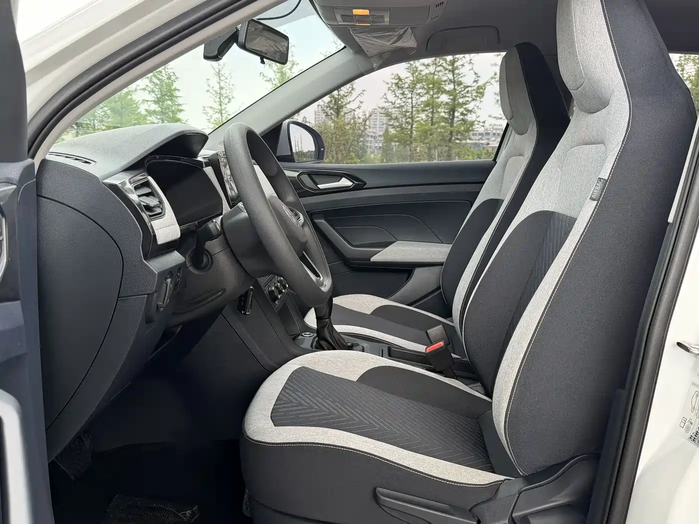 Volkswagen Tharu 2025 Model Rising Star 1.5L Advance Edition фото 5