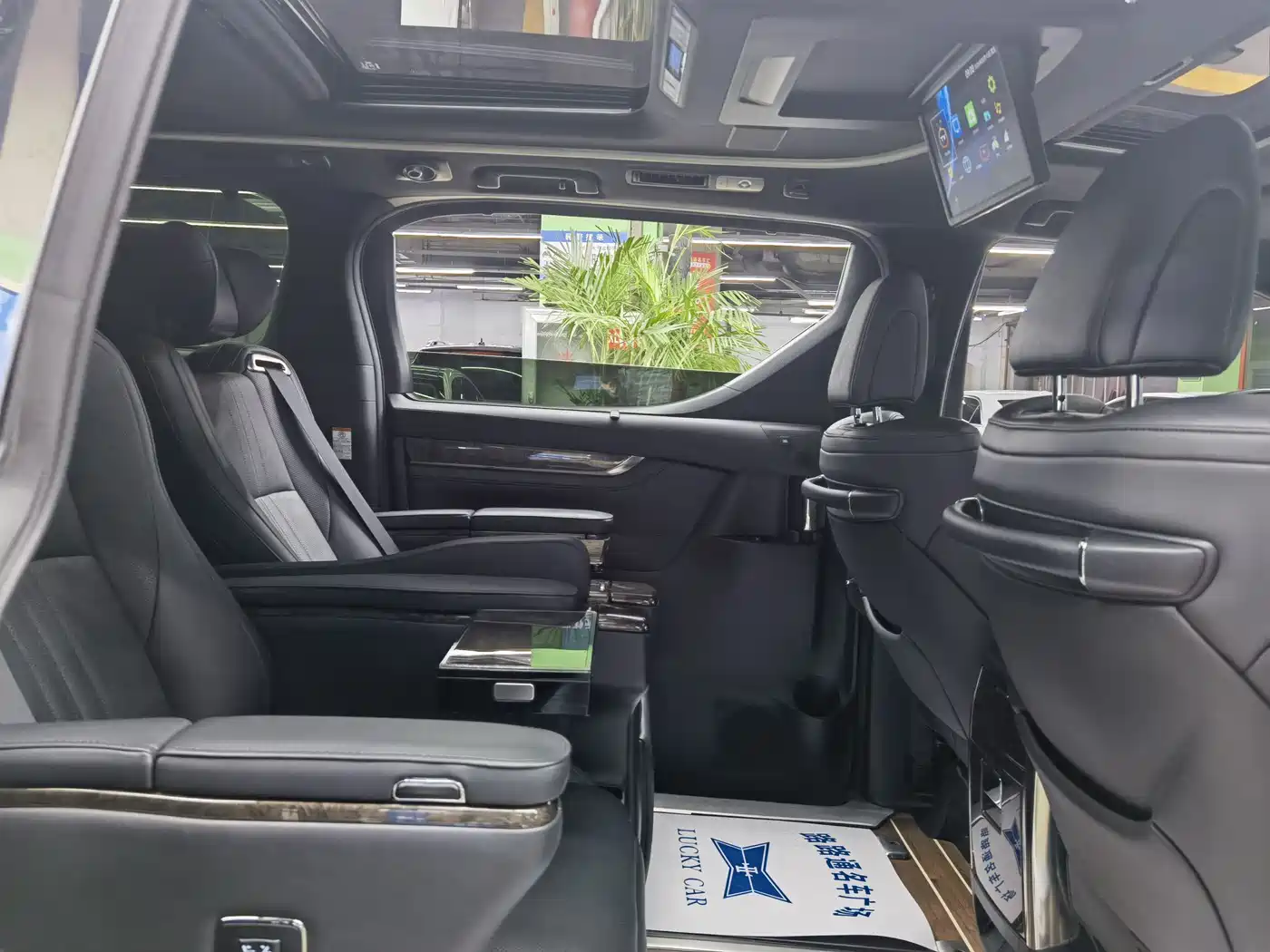 Toyota Vellfire 2021 Crown Hybrid 2.5L HV Premium Edition фото 9