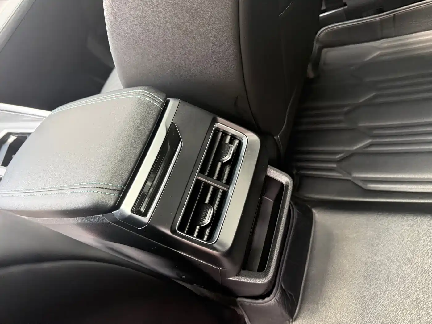 Фото 9 - Geely Preface